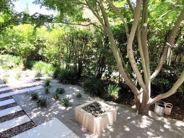 DEPARTAMENTO CON JARDÍN PROPIO / CAMINO TURÍSTICO