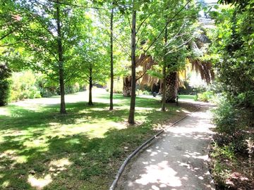 DEPARTAMENTO CON JARDÍN PROPIO / CAMINO TURÍSTICO