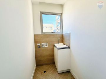 En Venta Depto. de Lujo 2 Dorm. 120 m² con Balcón, Ed. Oh Residencias, González Suárez