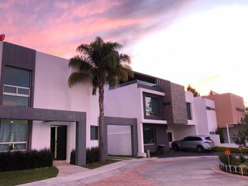 CASA EN COTO PRIVADO EN ALTOZANO, a unos pasos de escuelas, hospitales. REBAJADA