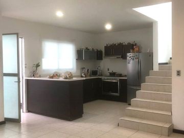 CASA EN COTO PRIVADO EN ALTOZANO, a unos pasos de escuelas, hospitales. REBAJADA