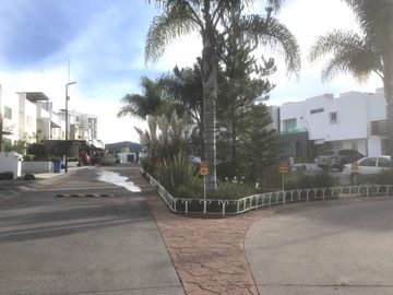 CASA EN COTO PRIVADO EN ALTOZANO, a unos pasos de escuelas, hospitales. REBAJADA