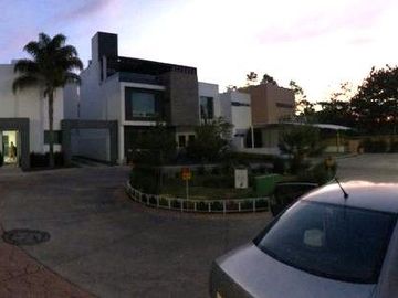 CASA EN COTO PRIVADO EN ALTOZANO, a unos pasos de escuelas, hospitales. REBAJADA