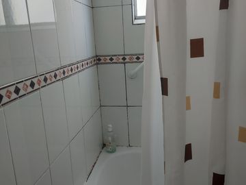 SE VENDE AMPLIA CASA EN INVICA, PLACILLA