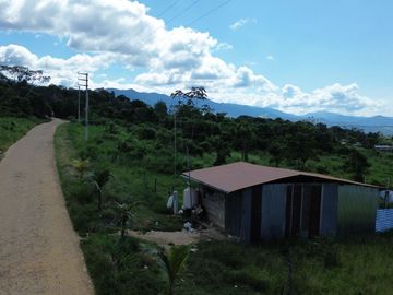 ¿Te gustaría tener tu propio terreno cerca de Tarapoto? Tengo uno de 480 m² pasando 'La Laguna Venecia'. ¡Es un lugar tranquilo y bien ubicado!