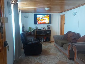 SE VENDE AMPLIA CASA EN  EL TERCER SECTOR DE PLAYA ANCHA