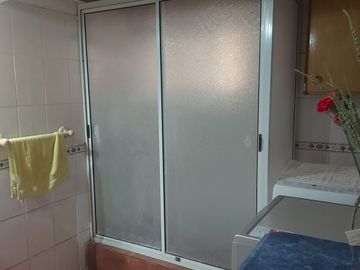 SE VENDE AMPLIA CASA EN  EL TERCER SECTOR DE PLAYA ANCHA