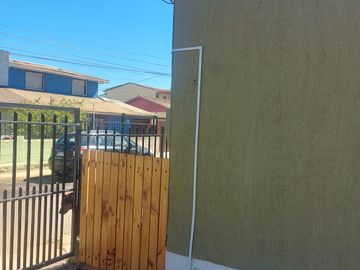 SE VENDE AMPLIA CASA EN  EL TERCER SECTOR DE PLAYA ANCHA