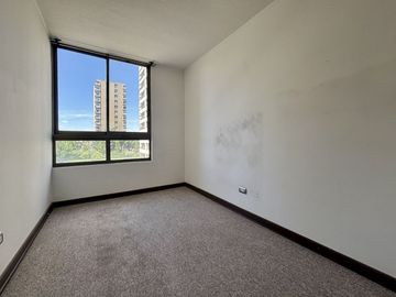Se vende departamento 2 dormitorios,  2 baños, estacionamiento y bodega en San Miguel a pasos de metro Lo Viel