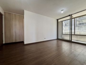 Se vende departamento 2 dormitorios,  2 baños, estacionamiento y bodega en San Miguel a pasos de metro Lo Viel