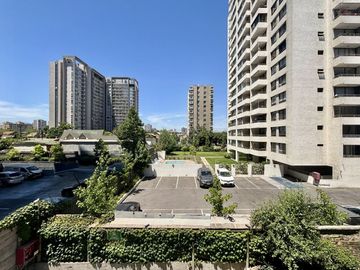 Se vende departamento 2 dormitorios,  2 baños, estacionamiento y bodega en San Miguel a pasos de metro Lo Viel