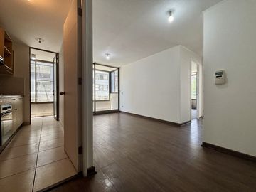 Se vende departamento 2 dormitorios,  2 baños, estacionamiento y bodega en San Miguel a pasos de metro Lo Viel