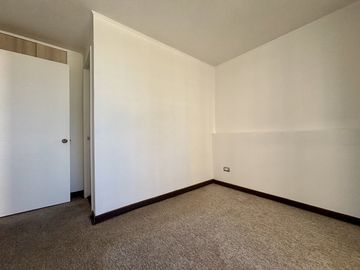 Se vende departamento 2 dormitorios,  2 baños, estacionamiento y bodega en San Miguel a pasos de metro Lo Viel