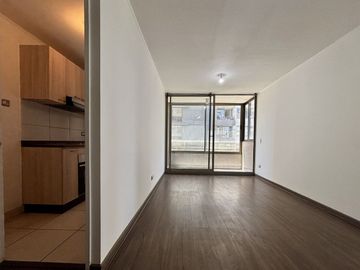 Se vende departamento 2 dormitorios,  2 baños, estacionamiento y bodega en San Miguel a pasos de metro Lo Viel