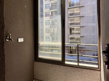Se vende departamento 2 dormitorios,  2 baños, estacionamiento y bodega en San Miguel a pasos de metro Lo Viel