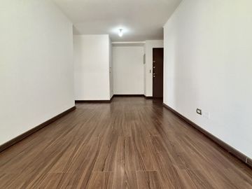 Se vende departamento 2 dormitorios,  2 baños, estacionamiento y bodega en San Miguel a pasos de metro Lo Viel