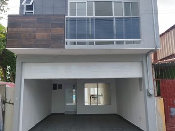 Casa nueva de 3 recámaras con amplio jardín en la Col. Ejido 1ro. de mayo sur