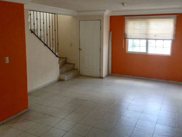 CASA HABITACIÓN 2 PLANTAS, 3 RECAMARAS EN VILLAS DEL PEDREGAL. Se aceptan créditos
