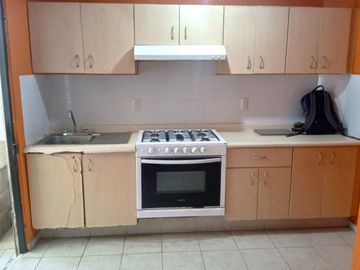 CASA HABITACIÓN 2 PLANTAS, 3 RECAMARAS EN VILLAS DEL PEDREGAL. Se aceptan créditos