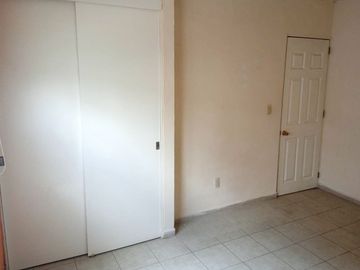 CASA HABITACIÓN 2 PLANTAS, 3 RECAMARAS EN VILLAS DEL PEDREGAL. Se aceptan créditos