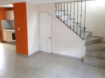 CASA HABITACIÓN 2 PLANTAS, 3 RECAMARAS EN VILLAS DEL PEDREGAL. Se aceptan créditos