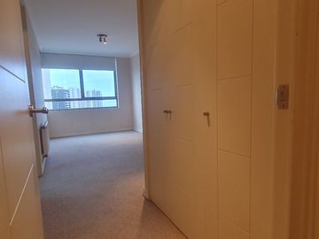 VERIDICA VENDE departamento 4D 4B 2E 1 Bod $UF 9.495