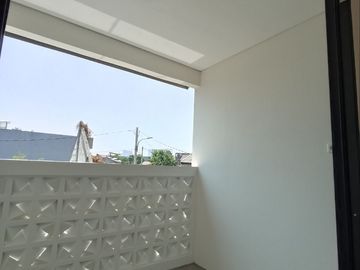 Rumah Dijual SIAP HUNI Di Jatibening Cikunir Bekasi Kota 2 Lantai Murah Perumahan Jual