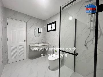 2-storey detached house, 121.1 sq.w., Krisada City Village, Lake and Park, Soi Bang Pla 18, Theparak Road, Old Sukhumvit Road, Bang Phli, Samut Prakan