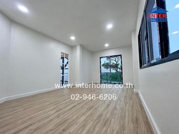 2-storey detached house, 121.1 sq.w., Krisada City Village, Lake and Park, Soi Bang Pla 18, Theparak Road, Old Sukhumvit Road, Bang Phli, Samut Prakan