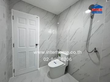 2-storey detached house, 121.1 sq.w., Krisada City Village, Lake and Park, Soi Bang Pla 18, Theparak Road, Old Sukhumvit Road, Bang Phli, Samut Prakan
