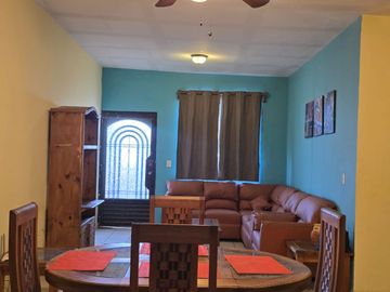 DEPARTAMENTO EN RENTA AL NORTE EN COLONIA KIOSKO EJECUTIVO COMPLETAMENTE AMUEBLADO Y EQUIPADO
