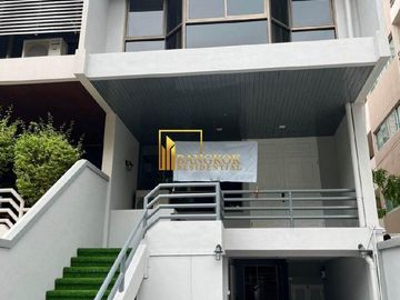 4 Bedroom Townhouse For Rent or Sale in Thonglor