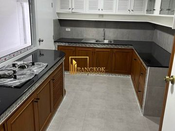 4 Bedroom Townhouse For Rent or Sale in Thonglor