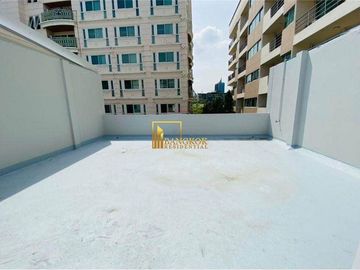 4 Bedroom Townhouse For Rent or Sale in Thonglor
