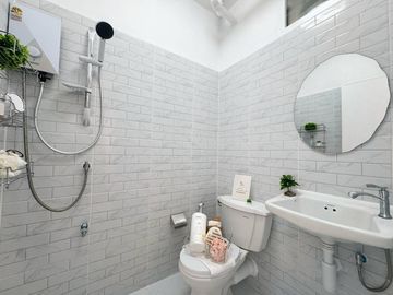 Sale condo Kuan Im Housing Estate, Building2, 4flr,Corner room35m.,2bed,1bath 838KB, furnished, Pa Daet, Mueang Chiang Mai