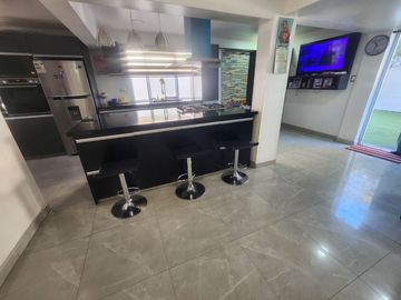 Hermosa Casa en venta Avda.Los Halcones Larapinta, Lampa
