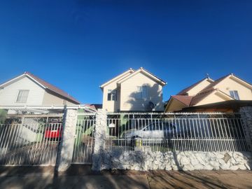 Hermosa Casa en venta Avda.Los Halcones Larapinta, Lampa