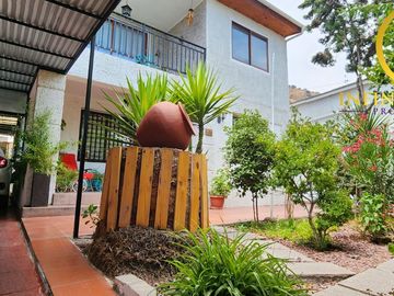 Excelente Casa Ampliada en Republica de Francia 455 Huechuraba
