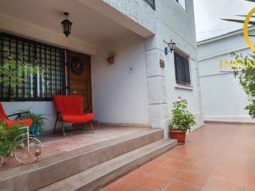 Excelente Casa Ampliada en Republica de Francia 455 Huechuraba
