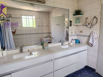 Excelente Casa Ampliada en Republica de Francia 455 Huechuraba