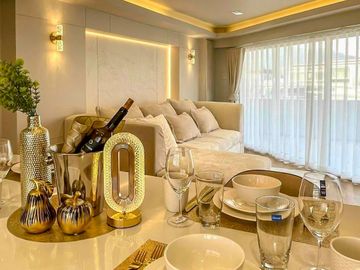 2 Bedroom condo (Penthouse duplex condo) with doisuthep view for sale nearby Maya Shopping Mall