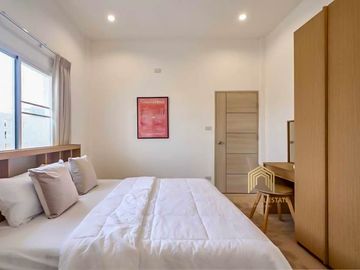 2 Bedroom condo (Penthouse duplex condo) with doisuthep view for sale nearby Maya Shopping Mall