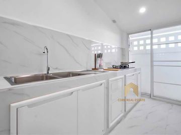 2 Bedroom condo (Penthouse duplex condo) with doisuthep view for sale nearby Maya Shopping Mall