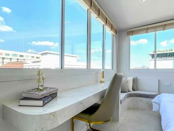 2 Bedroom condo (Penthouse duplex condo) with doisuthep view for sale nearby Maya Shopping Mall