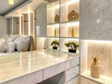 2 Bedroom condo (Penthouse duplex condo) with doisuthep view for sale nearby Maya Shopping Mall