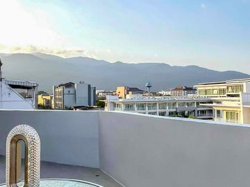 2 Bedroom condo (Penthouse duplex condo) with doisuthep view for sale nearby Maya Shopping Mall