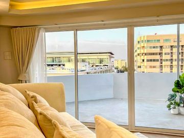 2 Bedroom condo (Penthouse duplex condo) with doisuthep view for sale nearby Maya Shopping Mall