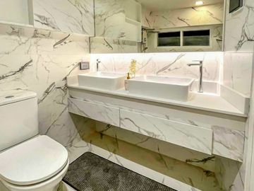 2 Bedroom condo (Penthouse duplex condo) with doisuthep view for sale nearby Maya Shopping Mall