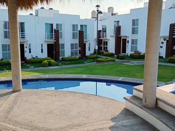 RENTA CASA BOSQUES DE GALERÍAS EN JIUTEPEC