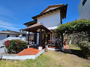 Valle de Los Chillos, Urb. El Rancho, Venta, Hermosa Casa Estilo Rustico